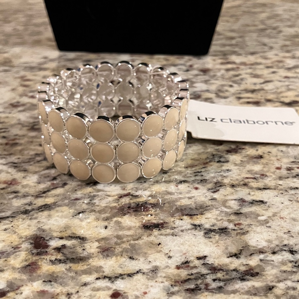 Liz Claiborne Stretch Statement Layered Bracelet Silver and Cream Enamel New